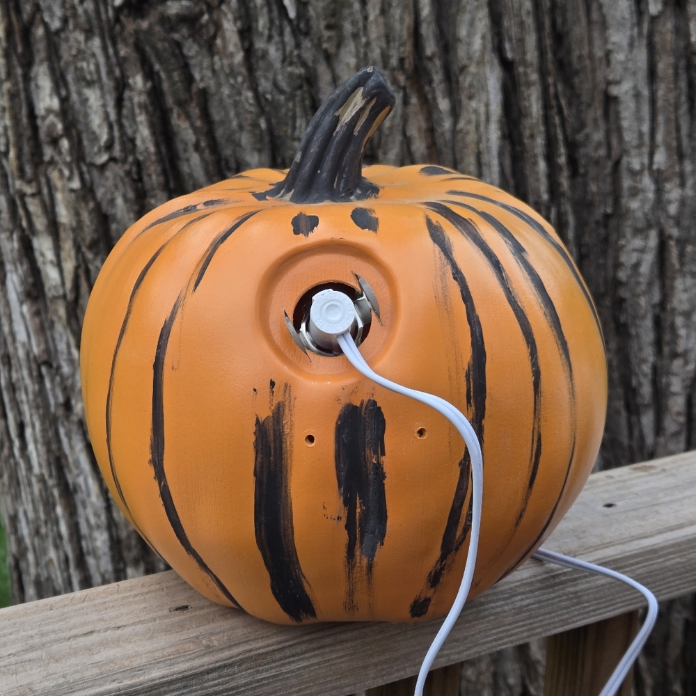 Gemmy Pumpkin Blow Mold Hand Painted Small 8in Unique Decor Halloween W/Light - Picture 4 of 7